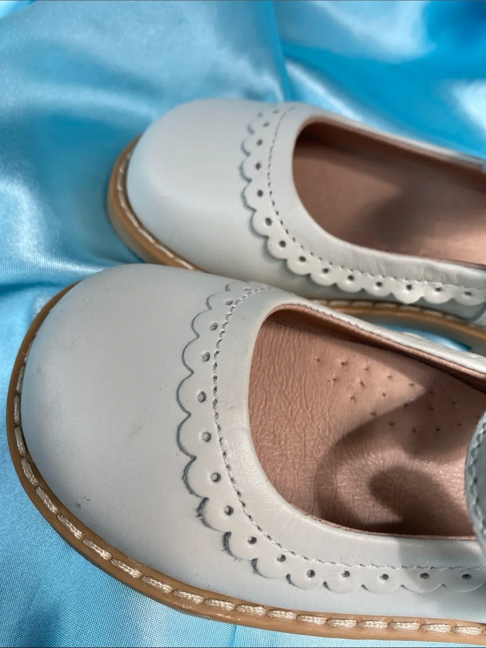 Whim + Wander Sweethoney Classic Mary Jane Kids Shoes with Scalloped Trim